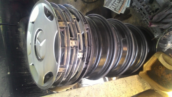 ล้อกะทะเหล็กเดิมของ benz190e พร้อมฝาครอบ