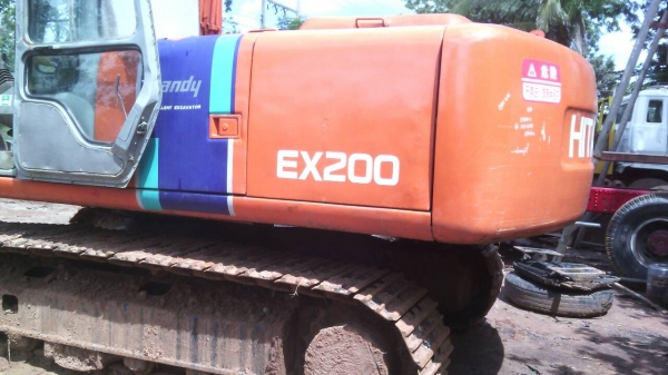ขายด่วน HITASHI EX200-2สภาพพร้อมใช้งาน ไฟฟ้าครบ โซ่ช่วงล่างสวย เอวแน่น ไฟฟ้าครบ รถพร้อมใช้งานครับ
