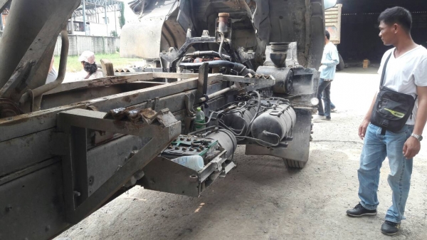 สิบล้อ อีซูซุ ร็อก RXZ18J-6RB1-210โบว์ 2เพา สโลส สภาพดีพร้อมใช้งาน ทะเบียนพร้อมโอน สิบล้อ อีซูซุ ร็อก RXZ18J-6RB1-210โบว์ 2เพา สโลส สภาพดีพร้อมใช้งาน ทะเบียนพร้อมโอน