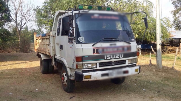 ขายรถบรรทุกหกล้อดัมพ์ Isuzu rocky เครื่อง 195 แรง ยาง 8.25 เบรคจิฟฟี่ พาวเวอร์ แอร์ ทะเบียนพร้อม