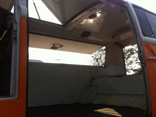 ตู้โฟล์คแตงโมเปิดบาร์ไฟเลี้ยวล่าง ทะเบียนครบ (ลดราคาเหลือ198000ด่วนๆ)