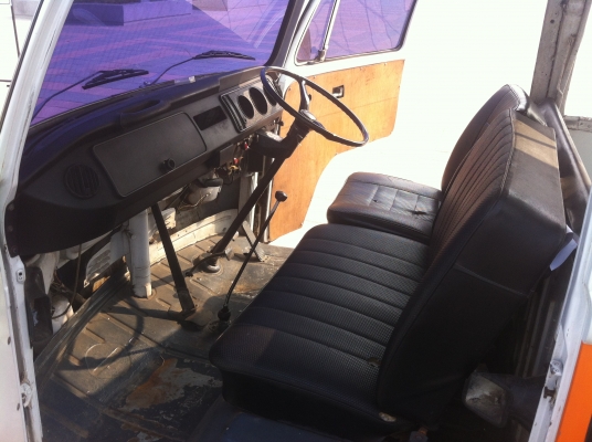 ตู้โฟล์คแตงโมเปิดบาร์ไฟเลี้ยวล่าง ทะเบียนครบ (ลดราคาเหลือ198000ด่วนๆ)