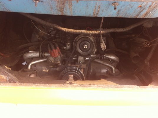 ตู้โฟล์คแตงโมเปิดบาร์ไฟเลี้ยวล่าง ทะเบียนครบ (ลดราคาเหลือ198000ด่วนๆ)