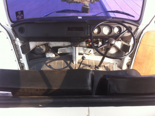 ตู้โฟล์คแตงโมเปิดบาร์ไฟเลี้ยวล่าง ทะเบียนครบ (ลดราคาเหลือ198000ด่วนๆ)