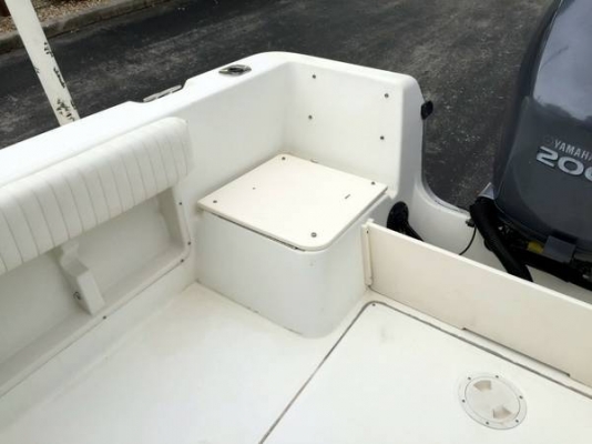 ขายเรือตกปลา Hydra Sports 210 (21ฟุต)