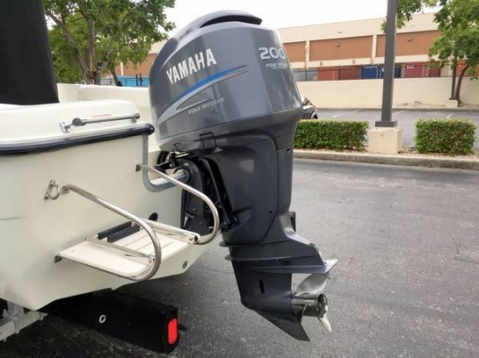 ขายเรือตกปลา Hydra Sports 210 (21ฟุต)