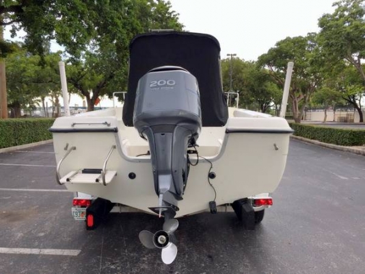 ขายเรือตกปลา Hydra Sports 210 (21ฟุต)