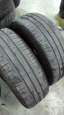 215/60R16 MICHELIN ENERGY XMV8  ปี2013  มี 2 เส้น tel.081-427-3941 ไอดีไลน์ autobot107