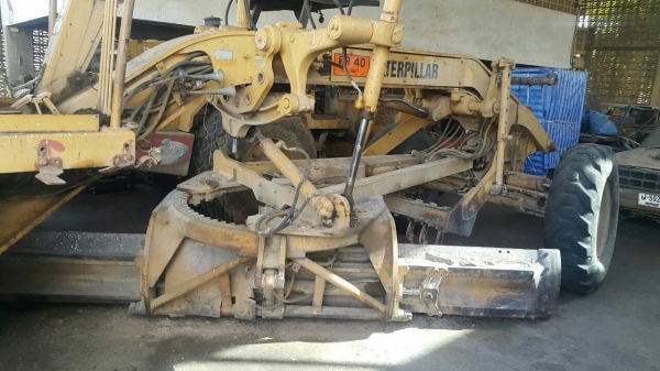 ขายด่วนครับ รถเกรดเดอร์ 5MD 140G S/N3100 เอกสาร เล่มทะเบียน