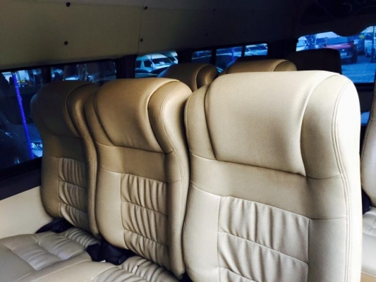 โทร 0922726669 คุณตันหยงรถตู้เบสมือสองฝั่งธน รถตู้ ดีเซลล์ ปี 2006 เบาะหนัง 4 แถว แอร์ไมรโครบัส ราคา 569000 บาท