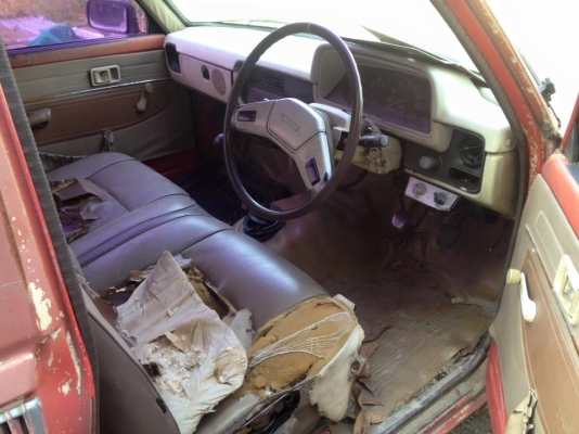 ขายม้าดำLN30ช่วงสั้นทะเบียนโอน ขายม้าดำLN30ช่วงสั้นทะเบียนโอน