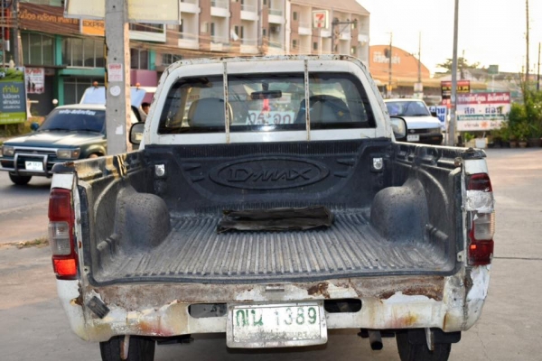 อีซูซุ สปาร์ค Ex สีขาว ปี 2004 เครื่อง 2500 เทอโบ ราคา เบา ๆ อีซูซุ สปาร์ค Ex สีขาว ปี 2004 เครื่อง 2500 เทอโบ ราคา เบา ๆ