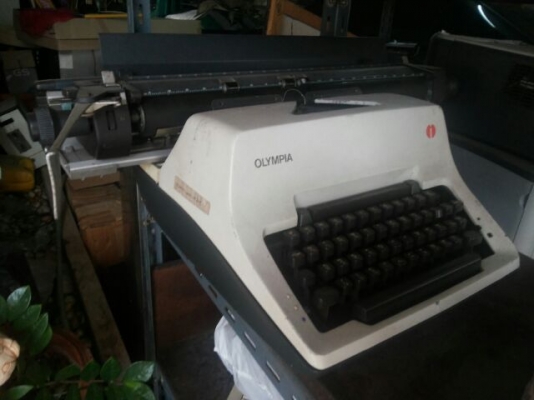 ขาย พิมพ์ดีด เก่า คลาสสิค