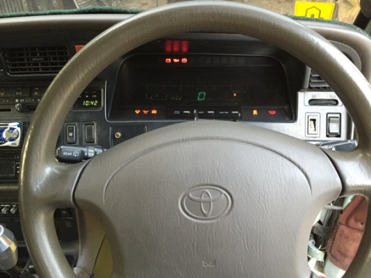 รถตู้หลังดีเซลแต่งSUPER CUSTOM พร้อมใช้งาน วิ่งทางไกลสบายLINE:seiatong003