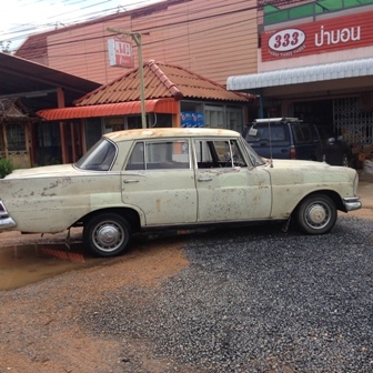 ขาย BenZ w111 สภาพเดิมๆ ทั้งคัน พร้อมใช้