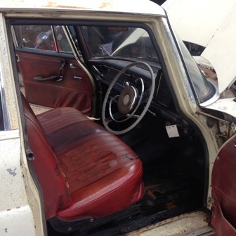 ขาย BenZ w111 สภาพเดิมๆ ทั้งคัน พร้อมใช้