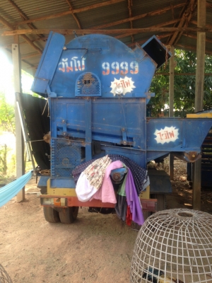 ขายรถสีข้าวเจ้าช้างไวไฟไม่มีเล่มทะเบียน   เครื่องแรงไม่มีสะดุดถูกๆ(ลดราคาอีก)