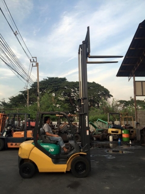 ฟอล์คลิฟต์ 2 ตัน KOMATSU FD20T-16 รถปี 2007 ดีเซล เสายกสูง 4 เมตร