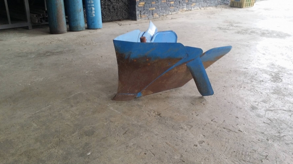 นำเข้าจากญี่ปุ่น หัวหมูขึ้นร่องขนาดกลาง เก่าญี่ปุ่น ใช้ติดกับรถไถเดินตาม หรือรถพรวนดิน ช่วยในการขึ้นร่องไถได้ง่ายและสะดวกขึ้น สภาพดี