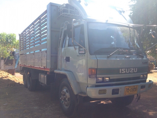 รถสิบล้อ Isuzu rocky 195