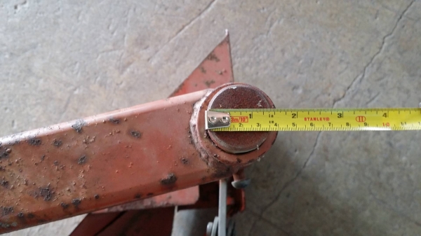 นำเข้าจากญี่ปุ่น หัวหมูขึ้นร่องขนาดใหญ่ด้านเดียว เก่าญี่ปุ่น ใช้ติดกับรถไถเดินตาม หรือรถพรวนดิน ช่วยในการขึ้นร่องไถได้ง่ายและสะดวกขึ้น สภาพดี