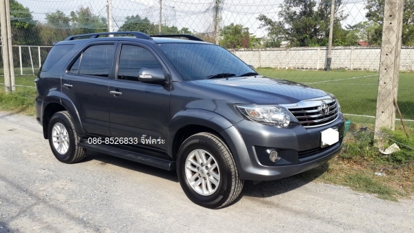 Fortuner 2.7V  DVD กล้องหลัง รถสวยมากคร่ะ การันตีไม่มีชนหนัก ใช้งานดี สนใจทักจิ๊ฟมาได้น่ะคร่ะ