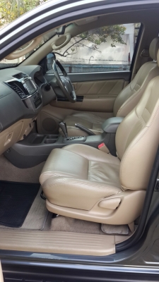 Fortuner 2.7V  DVD กล้องหลัง รถสวยมากคร่ะ การันตีไม่มีชนหนัก ใช้งานดี สนใจทักจิ๊ฟมาได้น่ะคร่ะ