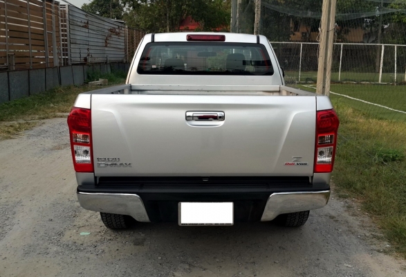 ISUZU  DMAX Space Cab  2.5 Z  โฉม HI LANDER  รถใหม่สภาพเยี่ยมป้ายแดงเลยคร่ะ  สนใจทักจิ๊ฟมาคุยกันได้น่ะคร่ะ