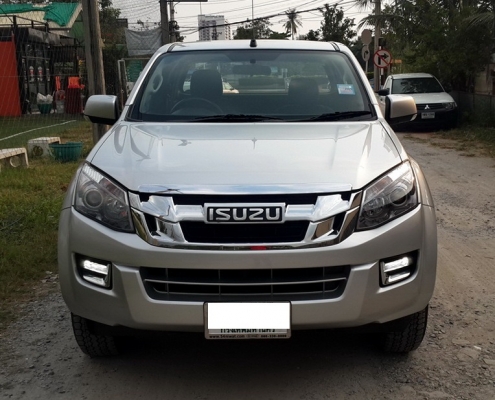 ISUZU  DMAX Space Cab  2.5 Z  โฉม HI LANDER  รถใหม่สภาพเยี่ยมป้ายแดงเลยคร่ะ  สนใจทักจิ๊ฟมาคุยกันได้น่ะคร่ะ