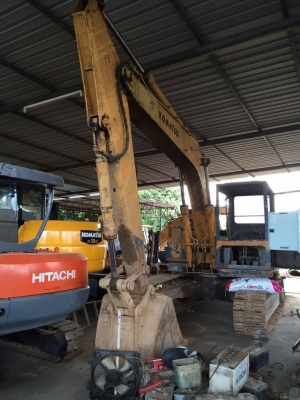 KOMATSU PC120-3 เก่าใช้งานในไทยแล้ว  ราคา 300,000 บาท สภาพดีพร้อมใช้งาน