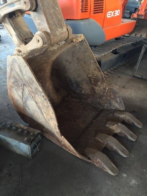 KOMATSU PC120-3 เก่าใช้งานในไทยแล้ว  ราคา 300,000 บาท สภาพดีพร้อมใช้งาน