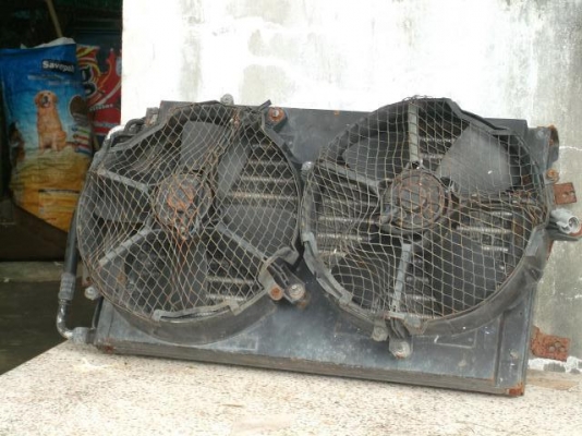 ขายแผงร้อนแอร์พัดลมสองตัวถอดจากรถ เคยใส่ในรถตู้ดอดจ์ LIND ID: preeda1953 085 9688 911 092 8892 982 084 6679 841 ราคา 2500 บาทครับ