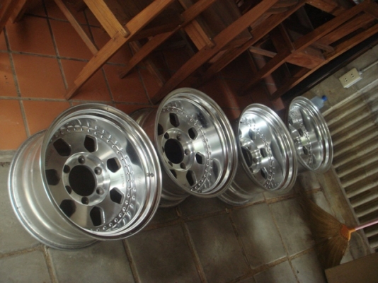 ขายล้อ centerline daytona ขอบ 16กว้าง 9นิ้ว6รู139 ออฟลบ35 4วงสวยเบาเดิมครับ 19999บาท