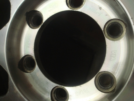 ขายล้อ centerline daytona ขอบ 16กว้าง 9นิ้ว6รู139 ออฟลบ35 4วงสวยเบาเดิมครับ 19999บาท