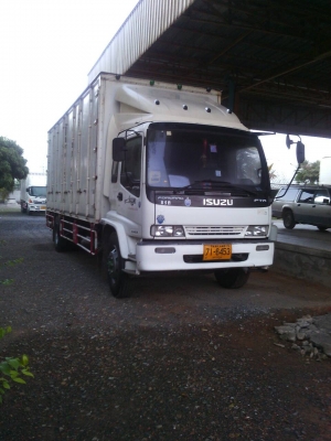 รถบบรทุกตู้คอนเทนเนอร์