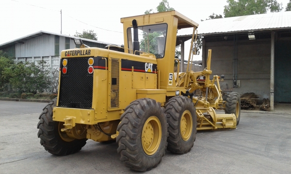 ขายรถเกรด CATERPILLAR 140G S/N 72V13XXX สภาพพร้อมใช้งาน เอกสารเล่มครบ