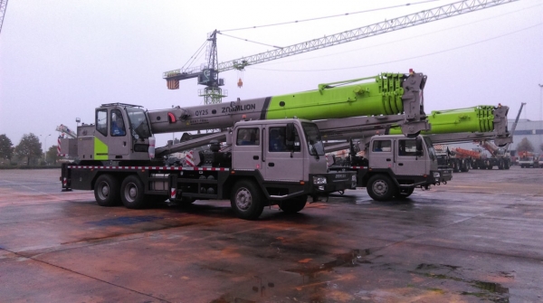 ขายรถเครน zoomlion โฉมใหม่ 25 ตัน