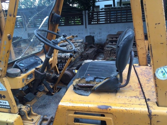 รถโฟคลิฟ KOMATSU FD30  หนัก 3 ตัน ราคา 260,000 บาท  รถนอกนำเข้าจากญี่ปุ่นพร้อมใช้งาน  เอกสารแจ้งจำหน่ายใบอินวอย