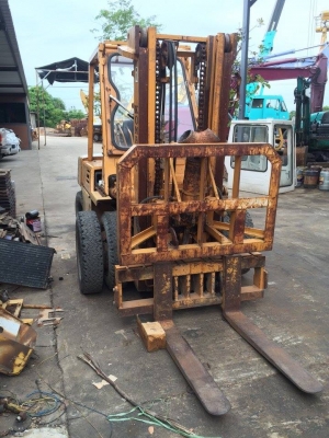 รถโฟคลิฟ KOMATSU FD30  หนัก 3 ตัน ราคา 260,000 บาท  รถนอกนำเข้าจากญี่ปุ่นพร้อมใช้งาน  เอกสารแจ้งจำหน่ายใบอินวอย