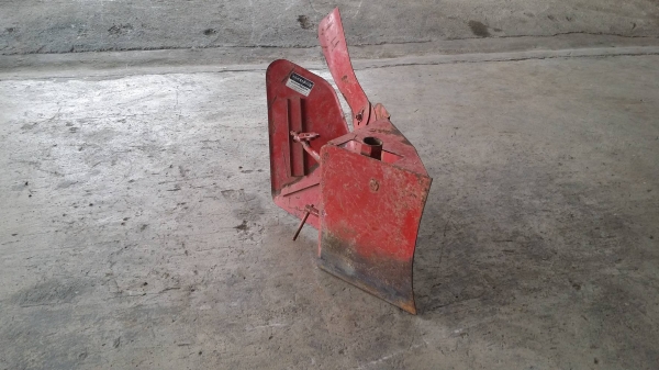 นำเข้าจากญี่ปุ่น หัวหมูขึ้นร่องขนาดเล็กด้านเดียว เก่าญี่ปุ่น ใช้ติดกับรถไถเดินตาม หรือรถพรวนดิน