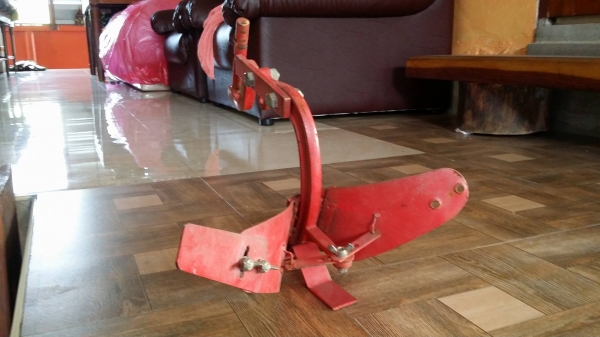 นำเข้าจากญี่ปุ่น หัวหมูขึ้นร่องขนาดเล็ก เก่าญี่ปุ่น ใช้ติดกับรถไถเดินตาม หรือรถพรวนดิน