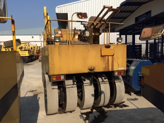 รถบด9ล้อ KAWASAKI KR20D ปี1992 ถึงไทยแล้วครับ รถบด9ล้อ KAWASAKI KR20D ปี1992 ถึงไทยแล้วครับ