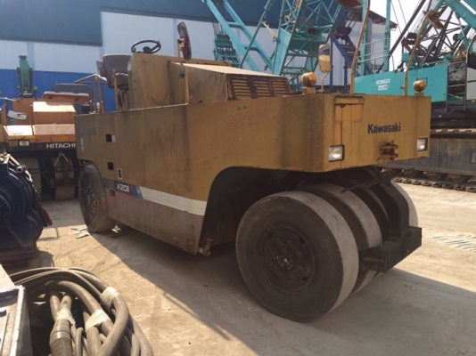 รถบด9ล้อ KAWASAKI KR20D ปี1992 ถึงไทยแล้วครับ รถบด9ล้อ KAWASAKI KR20D ปี1992 ถึงไทยแล้วครับ