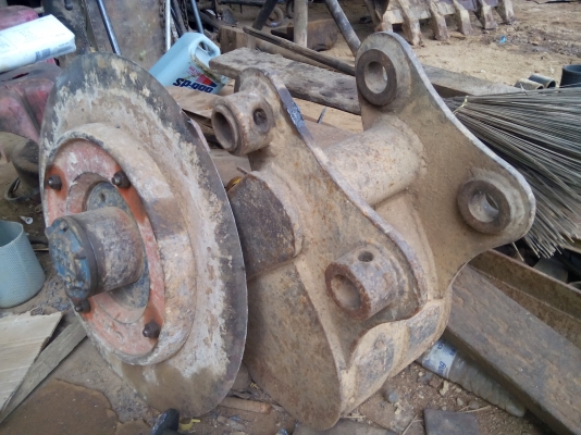 บุ้งกี้เล็กใส่รถแมคโฮ  PC,30_25_  พร้อมใช้งาน