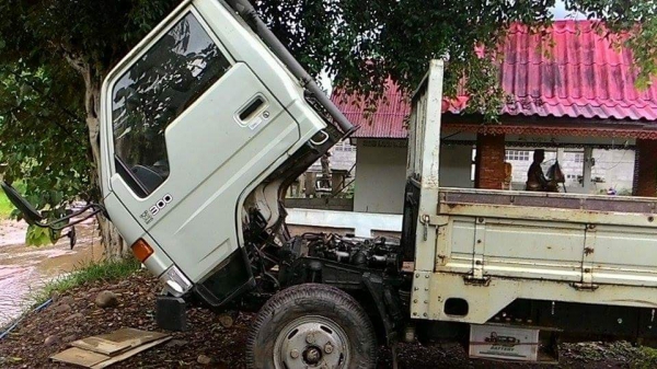 ขาย6ล้อ ยาว ปี39 เครื่อง 115 แรงม้า