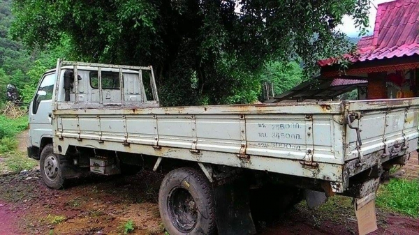 ขาย6ล้อ ยาว ปี39 เครื่อง 115 แรงม้า