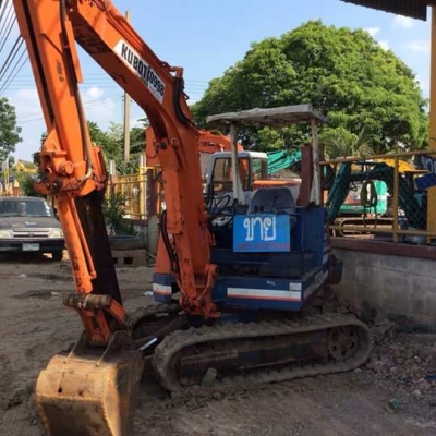 ขายรถขุด ยี่ห้อ:KUBOTA รุ่น:KH15h (อาร์มยืดได้) เท่ากับPC35รถเก่านอกแท้ มีเอกสารใบอินวอย รถไม่เคยใช้งานในไทย สนใจติดต่อ099-907-9273กิ๊ฟ