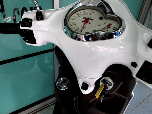 filano สีขาว ลายใหม่ ภายในสีน้ำตาล ครอบไมล์ และ ฝาถังชุบโคลเมี่ยม รถเดือน พ.ค.ปี 57 ไมล์ 7 โล ของแถม 4 รายการ 29900