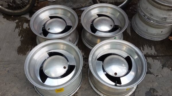 แม็กออฟโรดขอบ15กว้าง8นิ้ว ออฟลบ25 งานนอกสวยสมบูรณ์ ปัดเงาหน่อยสวย ล้นๆราคาไม่แพง ไม่คดไม่ดุ้ง  ราคา 4 วง 6,500 บาท มาก่อนได้ก่อนครับ