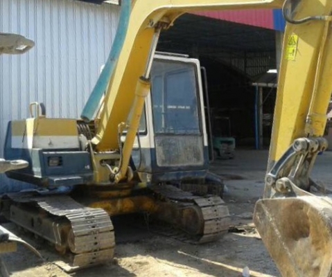 KOMATSU PC 60-6 รถบอดี้สวยเดิมสภาพดีพร้อมใช้งานได้เลยครับ เครื่องยนต์เดิมปั๊มเดิมๆแห้งดีแรงดีทำงานเร็วไม่โหลดครับ ภายในเก๋งสะอาดสวย คอนโทรลยาว ขับง่ายใช้งานได้คล่องตัวสุดๆ ภายนอกบูมอาร์มสวยไม่มีปะไม่มีดาม ช่วงล่างเอวแน่นดี โรลเลอร์ใบแทรกสภาพดีประมาณ 60\% พ KOMATSU PC 60-6 รถบอดี้สวยเดิมสภาพดีพร้อมใช้งานได้เลยครับ เครื่องยนต์เดิมปั๊มเดิมๆแห้งดีแรงดีทำงานเร็วไม่โหลดครับ ภายในเก๋งสะอาดสวย คอนโทรลยาว ขับง่ายใช้งานได้คล่องตัวสุดๆ ภายนอกบูมอาร์มสวยไม่มีปะไม่มีดาม ช่วงล่างเอวแน่นดี โรลเลอร์ใบแทรกสภาพดีประมาณ 60\% พ